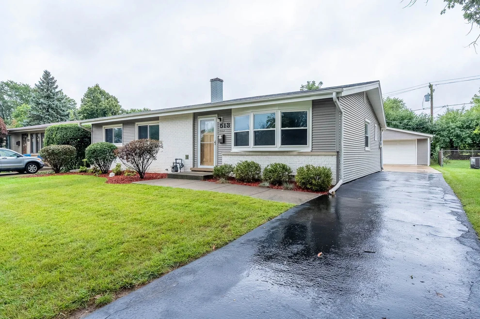 Unit for sale at 513 E Highland Avenue, Mount Prospect, IL 60056