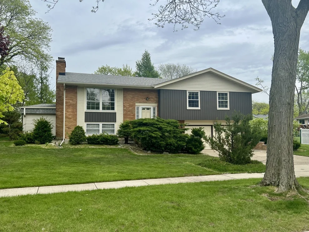 Unit for sale at 533 Bahama Lane, Schaumburg, IL 60193