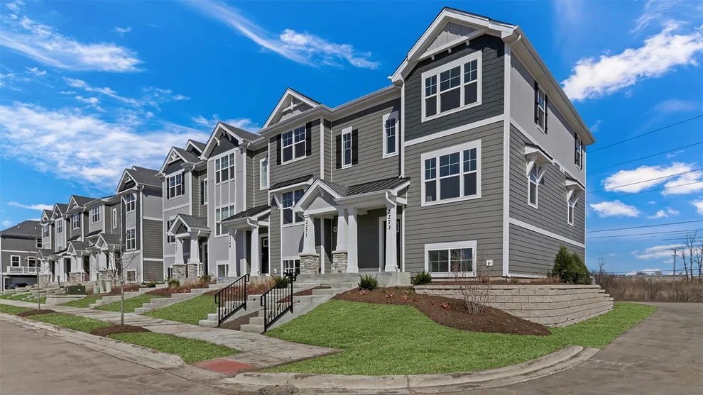 Unit for sale at 2040 Yellowstone Boulevard, Mundelein, IL 60060