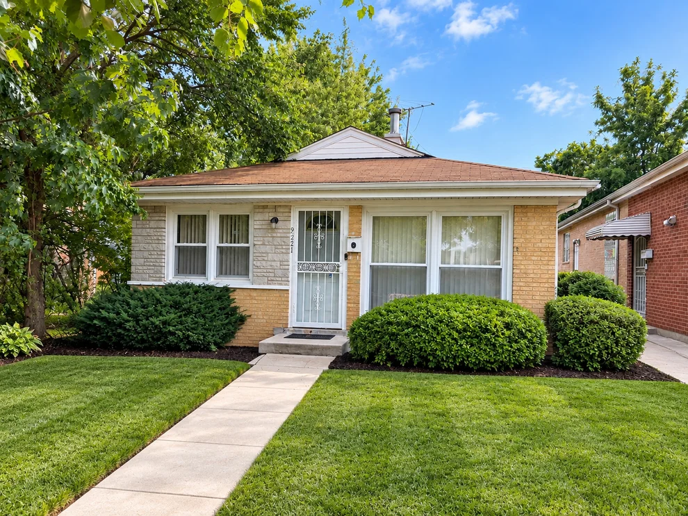 Unit for sale at 9221 S Perry Avenue, Chicago, IL 60620