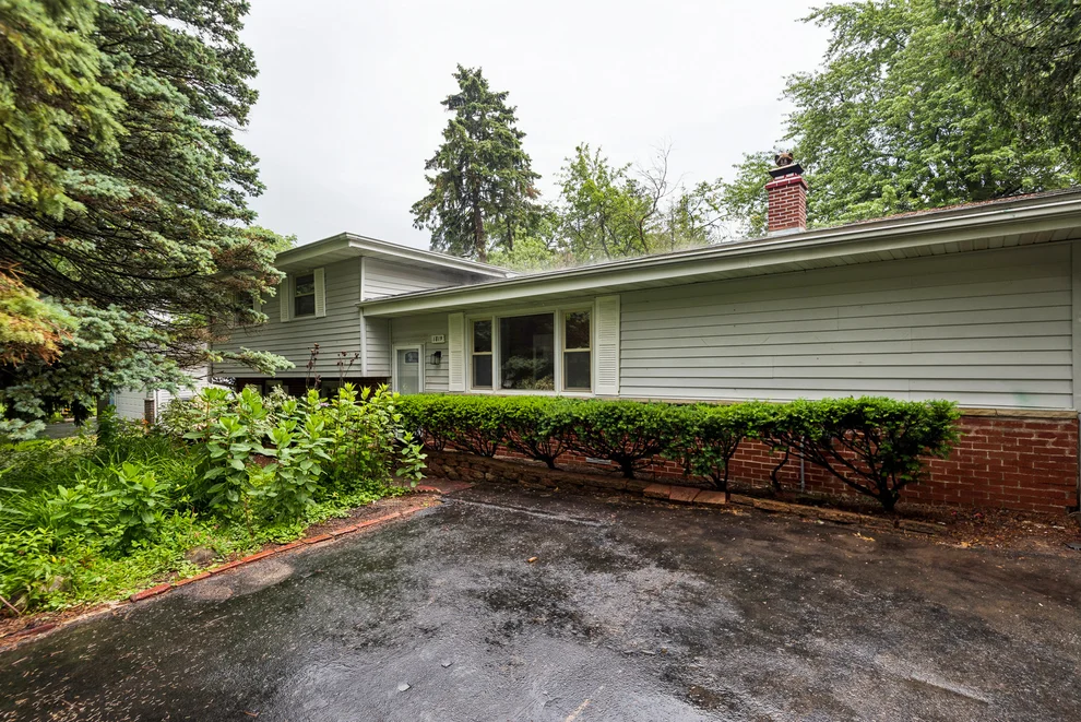 Unit for sale at 1819 Elmwood Drive, Lindenhurst, IL 60046