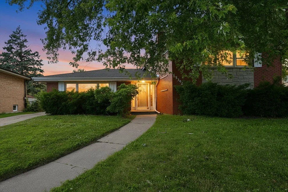 Unit for sale at 15342 DOBSON Avenue, South Holland, IL 60473