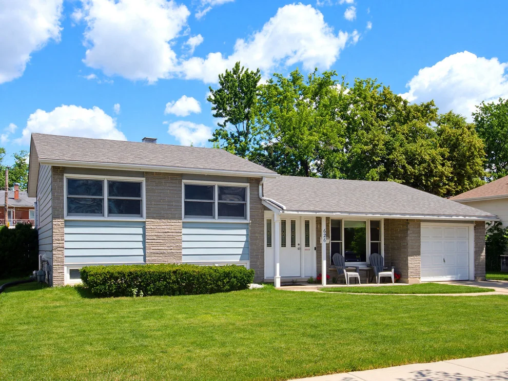 Unit for sale at 626 Debra Drive, Des Plaines, IL 60016
