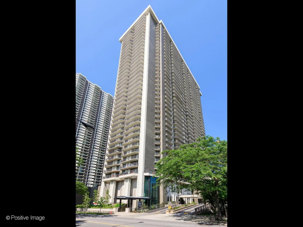 Unit for sale at 6007 N Sheridan Road, Chicago, IL 60660