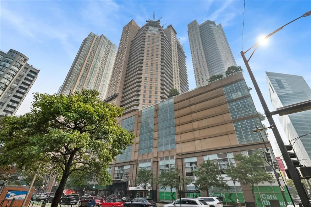 Unit for sale at 545 N DEARBORN Street, Chicago, IL 60654