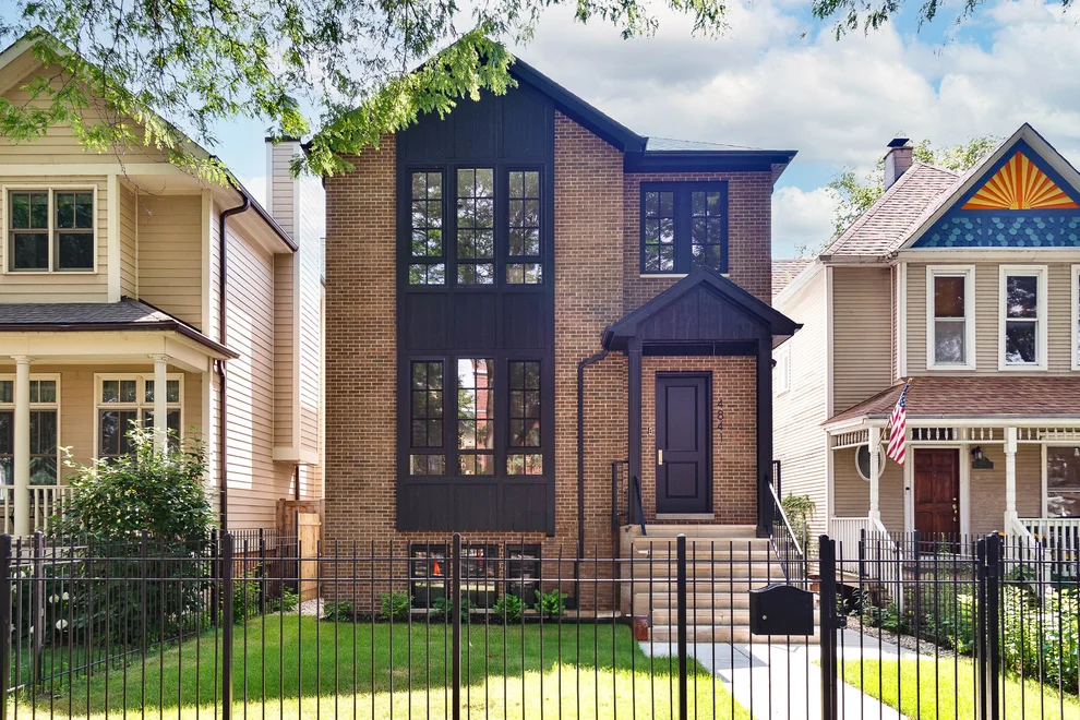 Unit for sale at 4841 N Hermitage Avenue, Chicago, IL 60640
