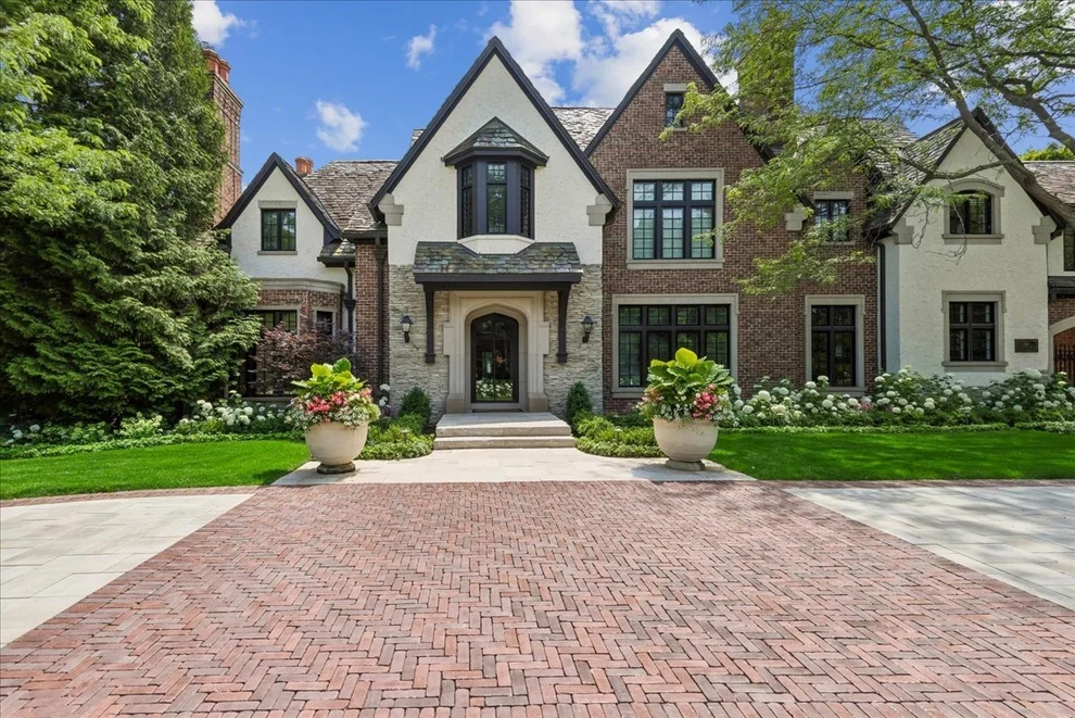 Unit for sale at 86 Prospect Avenue, Highland Park, IL 60035