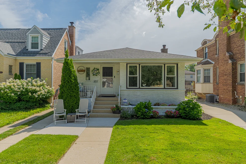 Unit for sale at 9717 S Springfield Avenue, Evergreen Park, IL 60805
