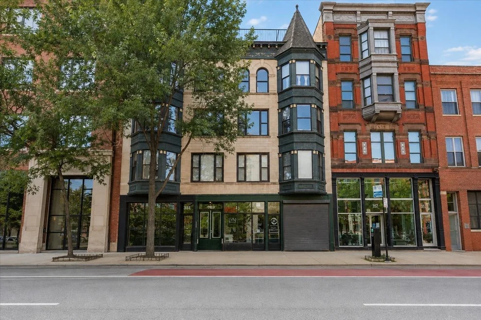 Unit for sale at 353 W Chicago Avenue, Chicago, IL 60654