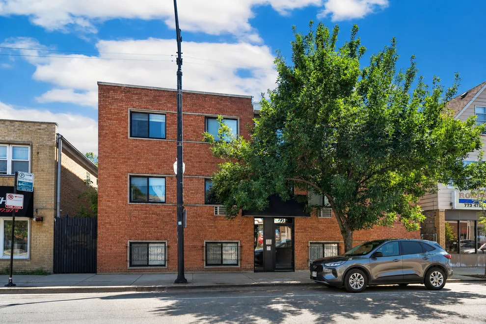 Unit for sale at 3037 W Montrose Avenue, Chicago, IL 60618