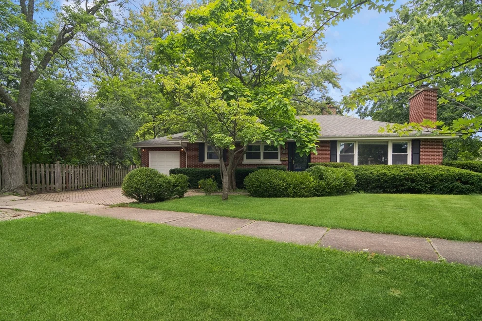 Unit for sale at 639 Melody Lane, Highland Park, IL 60035