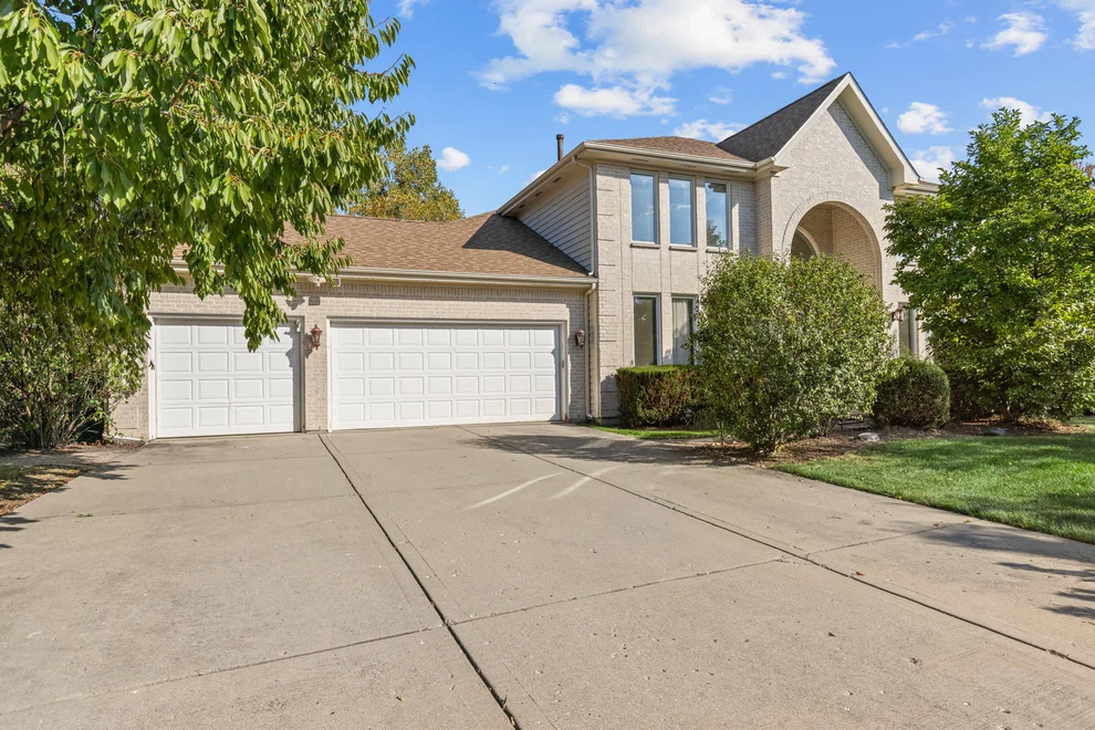 Unit for sale at 1983 WILSHIRE Court, Buffalo Grove, IL 60089