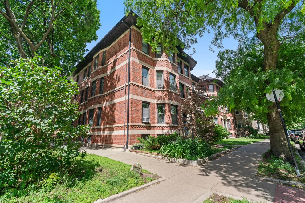 Unit for sale at 1728 W Leland Avenue, Chicago, IL 60640