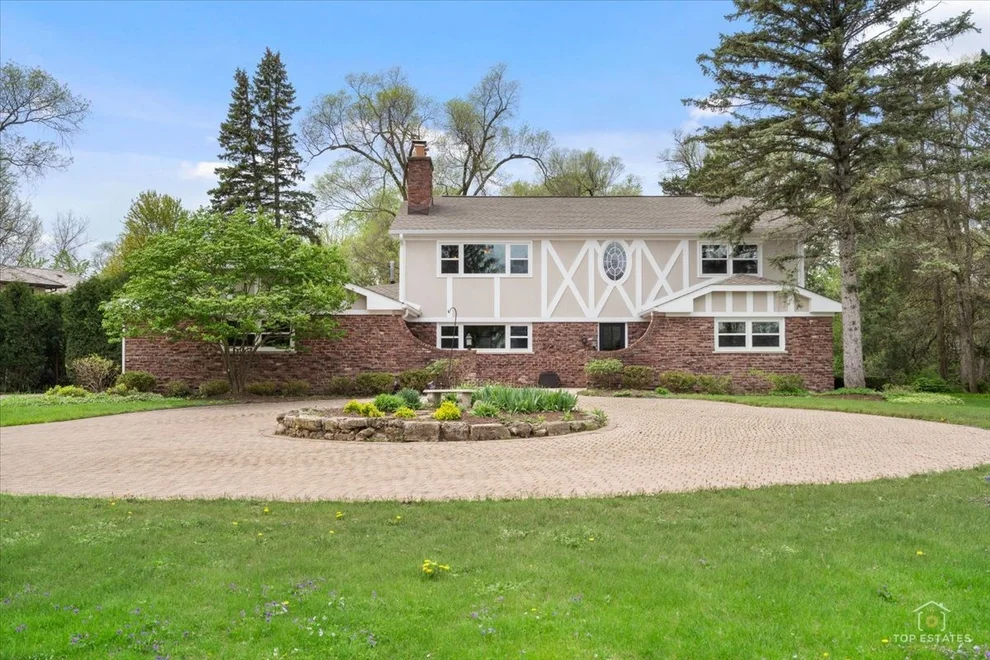 Unit for sale at 3620 Lawson Road, Glenview, IL 60026