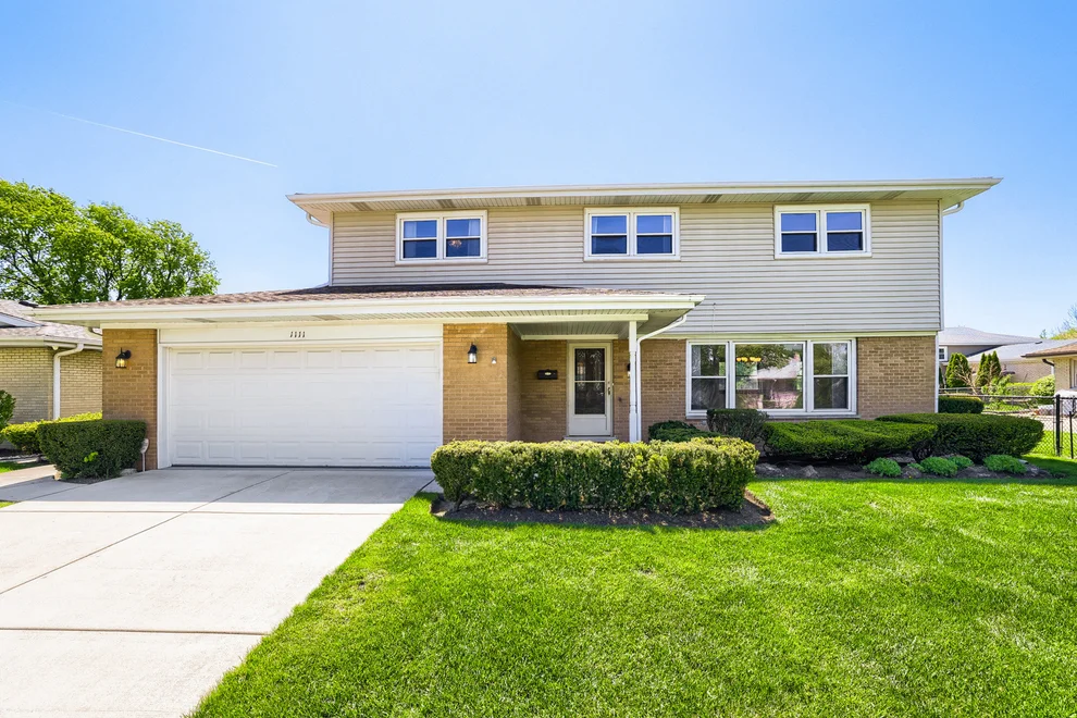 Unit for sale at 1111 W Ash Drive, Mount Prospect, IL 60056