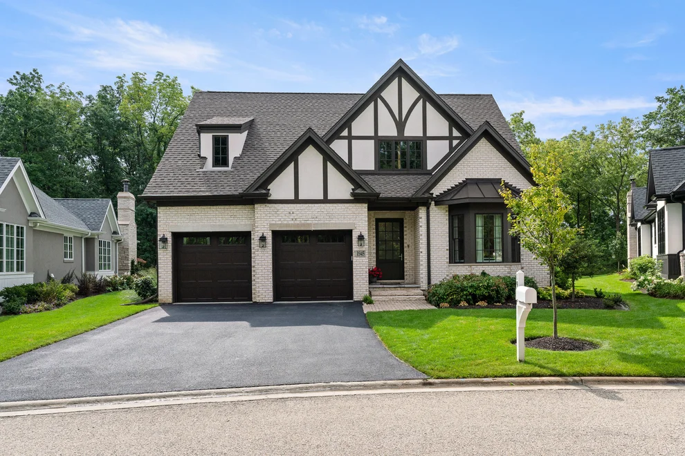 Unit for sale at 1945 Amberley Court, Lake Forest, IL 60045