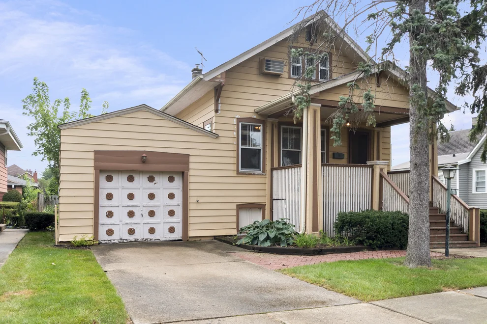 Unit for sale at 17 N CHESTER Avenue, Park Ridge, IL 60068