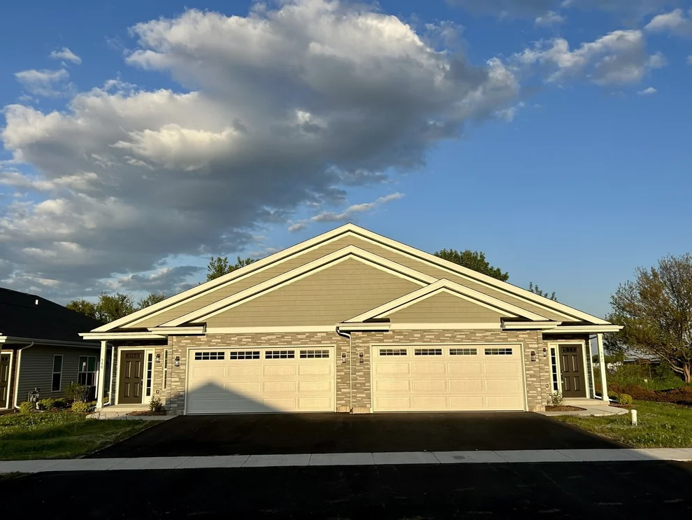Unit for sale at 566 Fuller Lane, Belvidere, IL 61008
