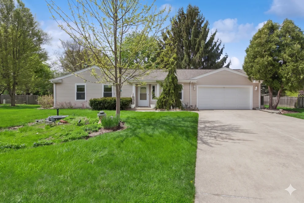 Unit for sale at 3287 Medford Court, Island Lake, IL 60042
