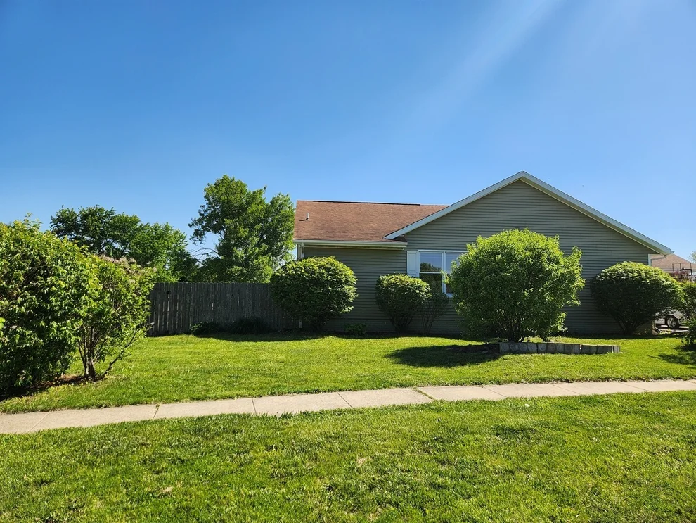 Unit for sale at 1203 Ridgewood Road, Mahomet, IL 61853