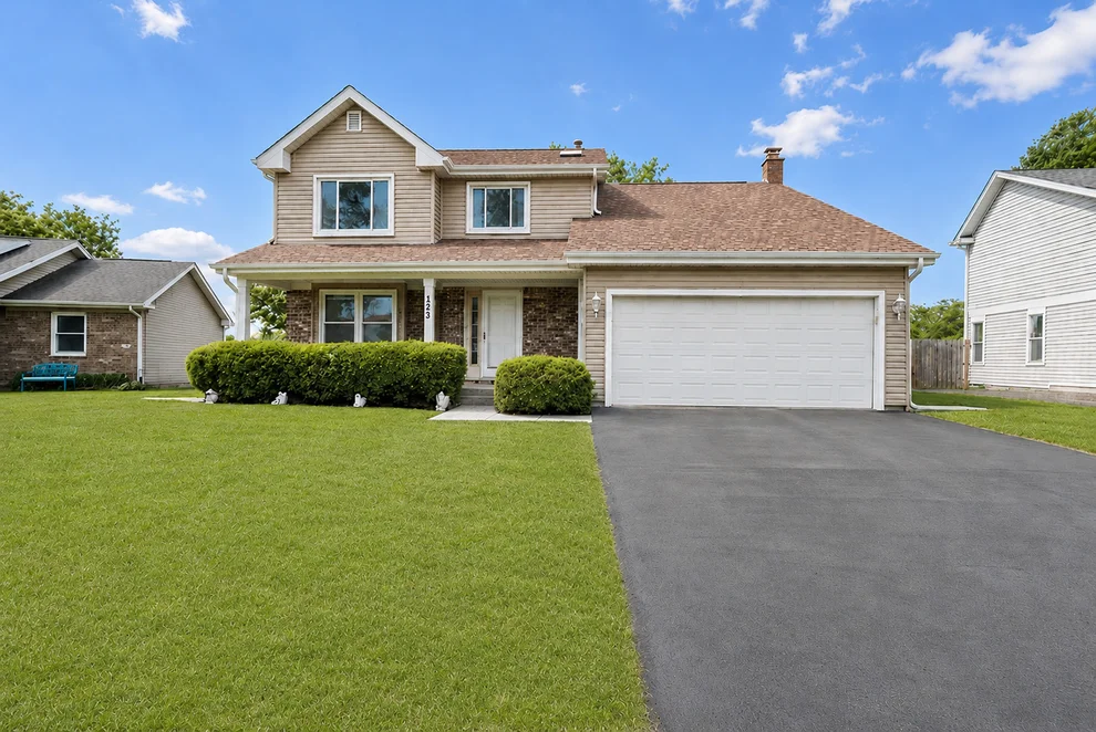 Unit for sale at 323 Farmhill Circle, Wauconda, IL 60084