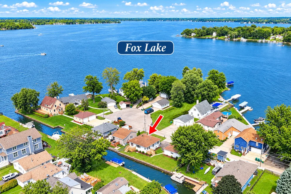 Unit for sale at 28 Lakeside Lane, Fox Lake, IL 60020
