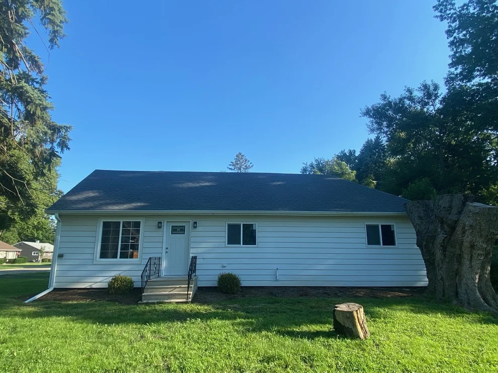 Unit for sale at 201 W 3rd Street, Streator, IL 61364