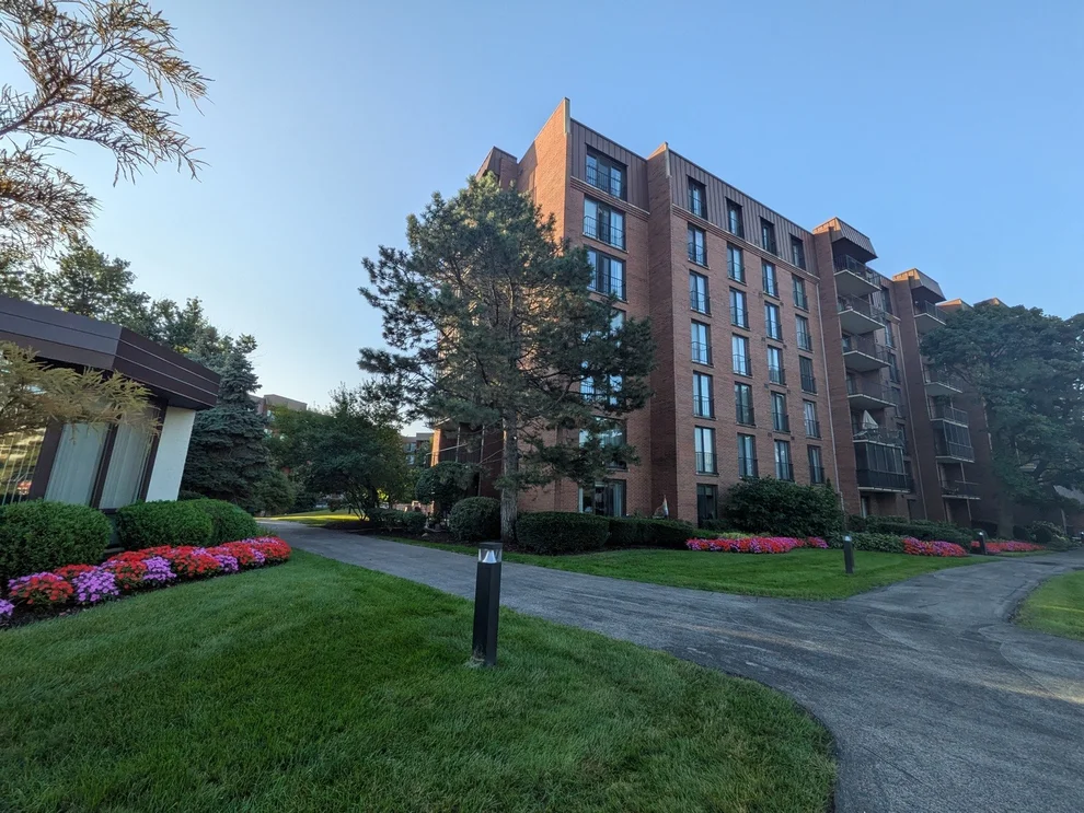 Unit for sale at 111 ACACIA Drive, Indian Head Park, IL 60525