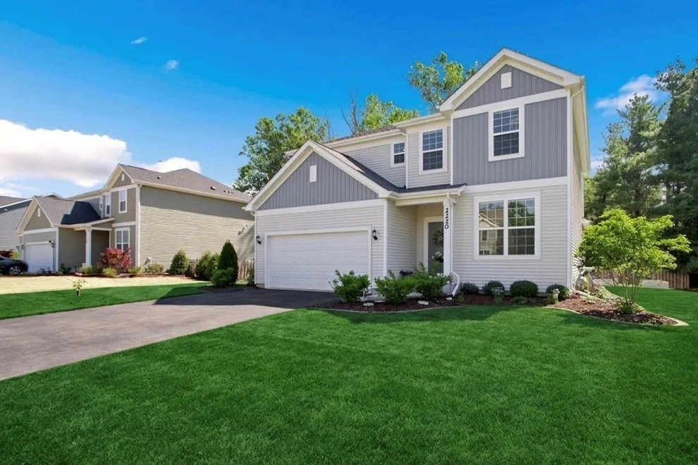 Unit for sale at 2220 Walnut Glen Boulevard, Island Lake, IL 60042
