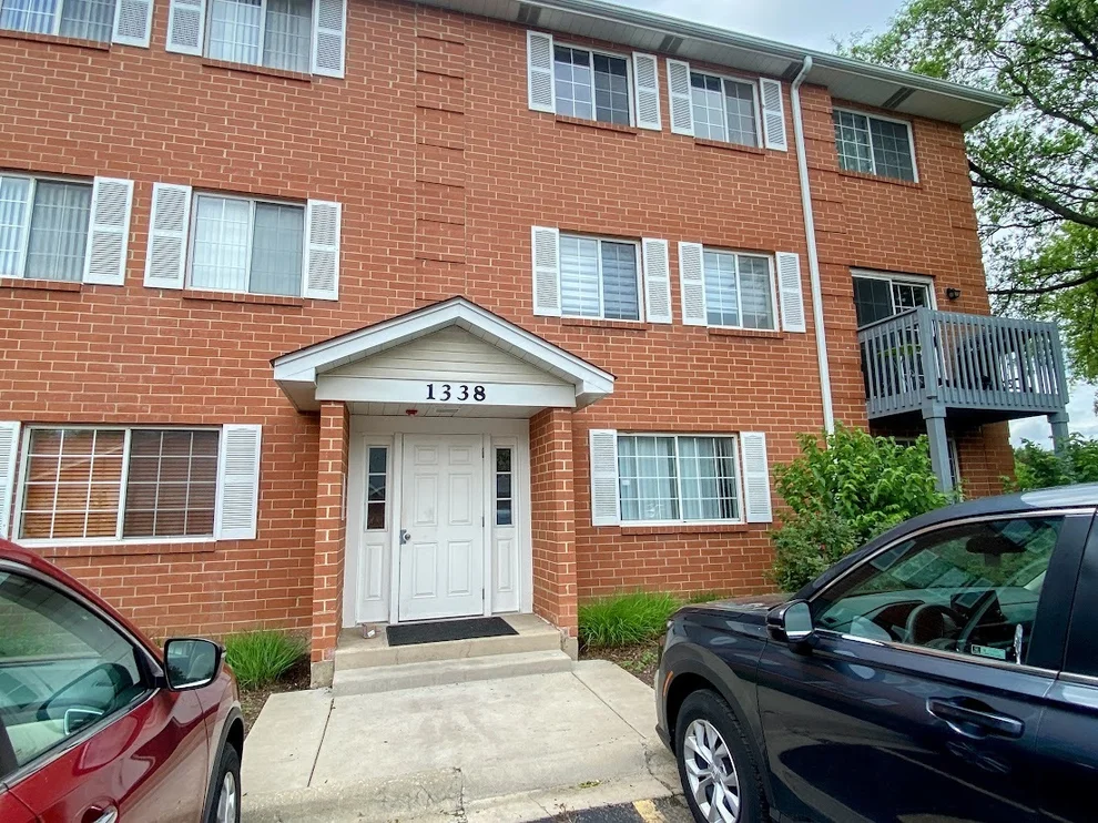 Unit for sale at 1338 S Lorraine Road, Wheaton, IL 60189