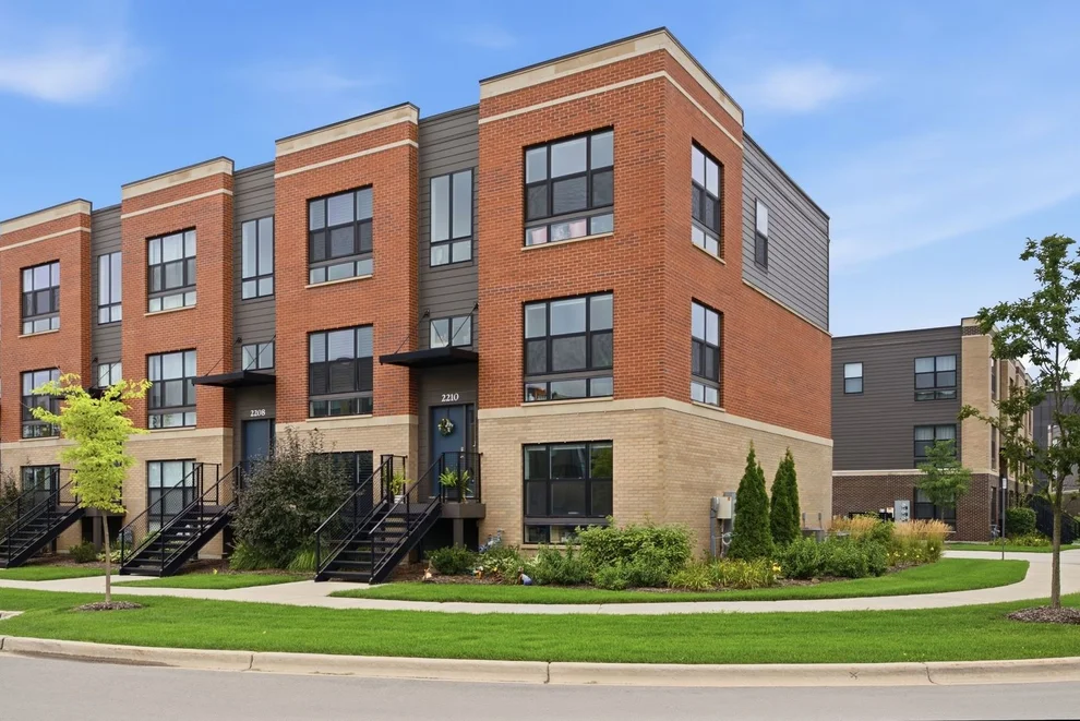 Unit for sale at 2210 Venture Drive, Schaumburg, IL 60173