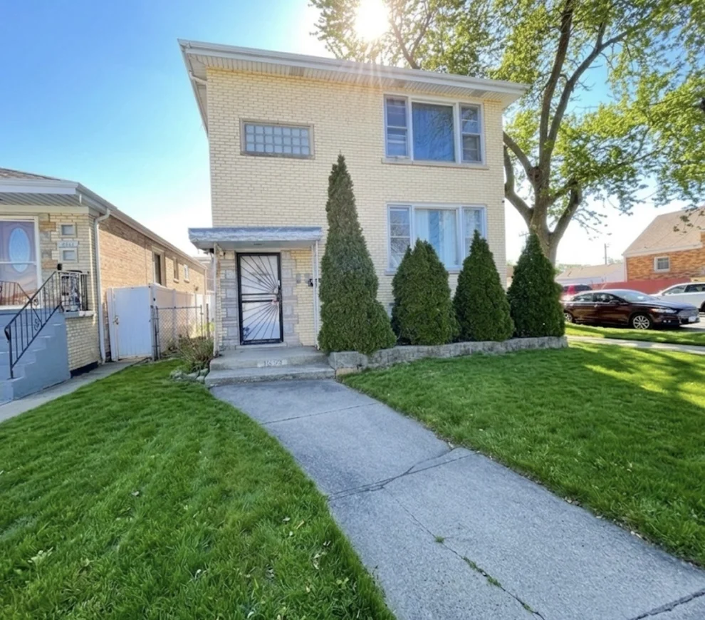 Unit for sale at 3653 W 71st Street, Chicago, IL 60629