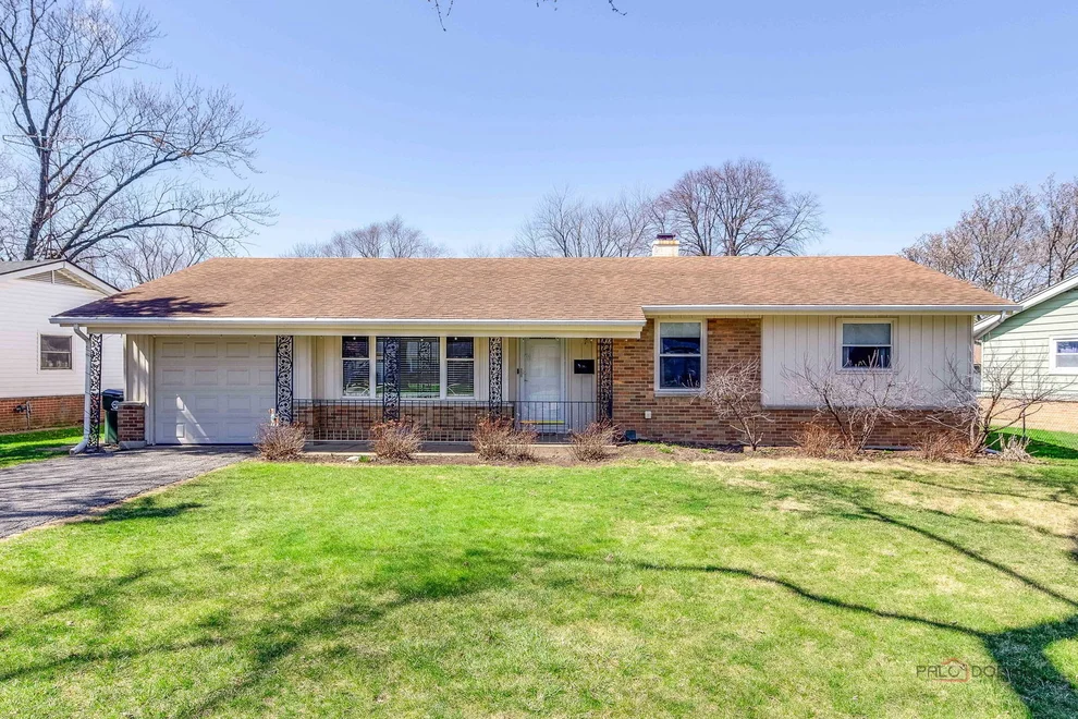 Unit for sale at 1220 Hemlock Drive, Elk Grove Village, IL 60007
