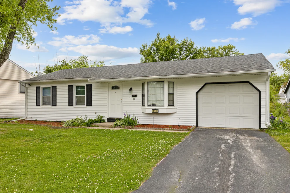 Unit for sale at 110 N Oak Lane, Glenwood, IL 60425
