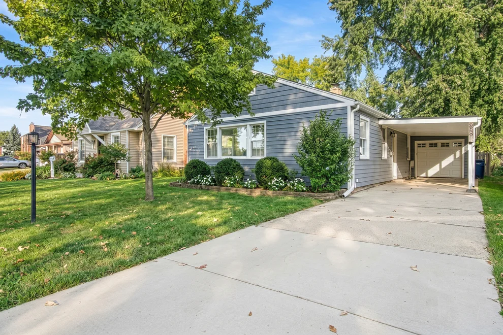 Unit for sale at 559 S Park Road, Lombard, IL 60148