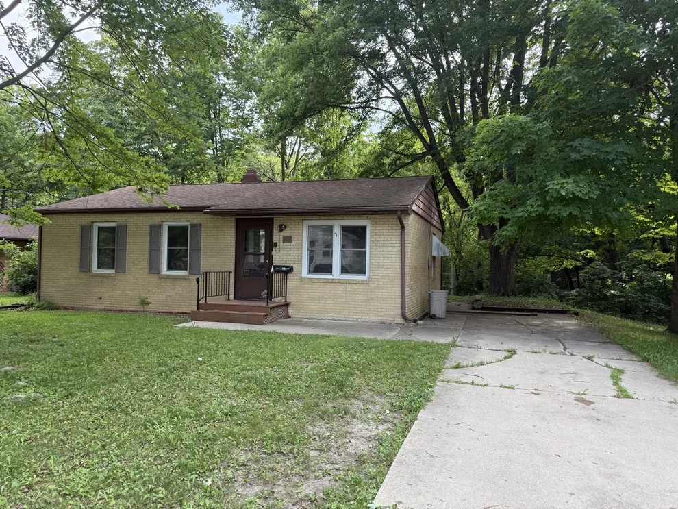 Unit for sale at 115 Main Street, Oglesby, IL 61348