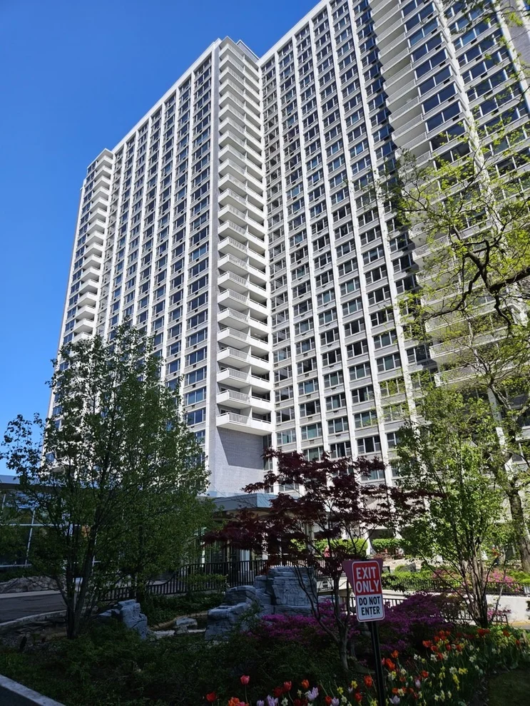 Unit for sale at 4250 N Marine Drive, Chicago, IL 60613