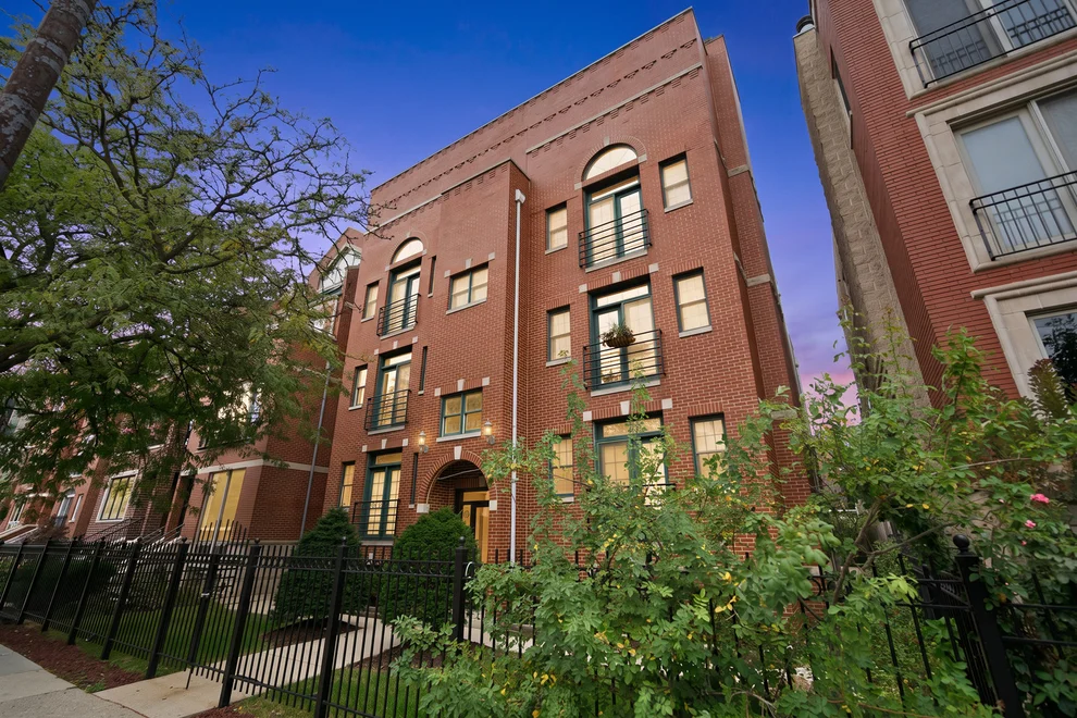 Unit for sale at 1916 W Belmont Avenue, Chicago, IL 60657