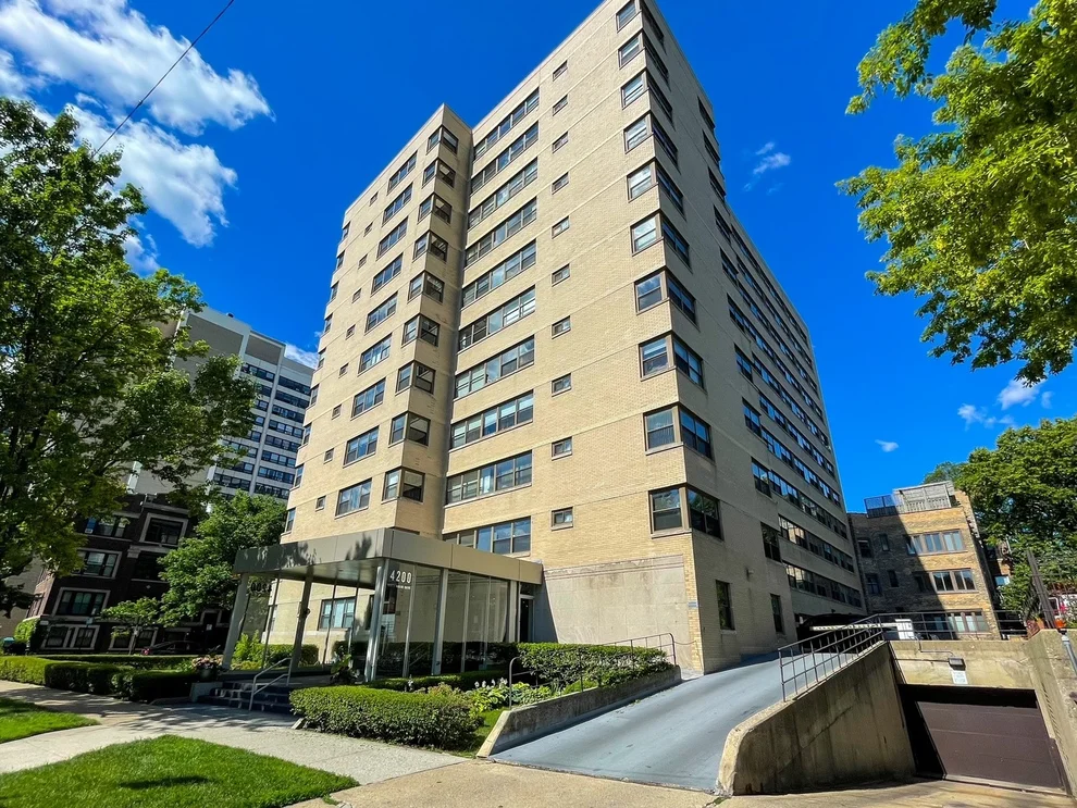 Unit for sale at 4200 N Marine Drive, Chicago, IL 60613