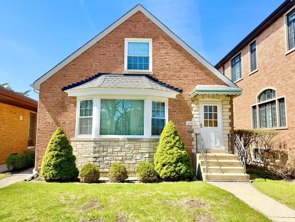 Unit for sale at 6214 N Karlov Avenue, Chicago, IL 60646