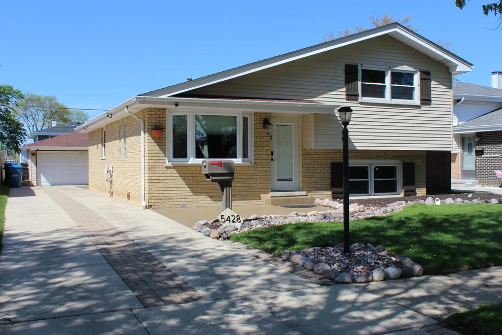 Unit for sale at 5428 138th Street, Crestwood, IL 60418