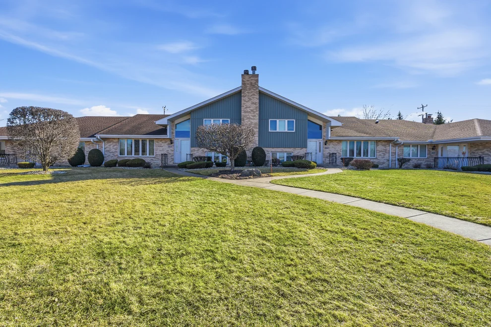 Unit for sale at 10641 Rachel Lane, Orland Park, IL 60467