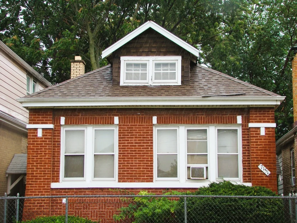 Unit for sale at 7151 S Rockwell Street, Chicago, IL 60629