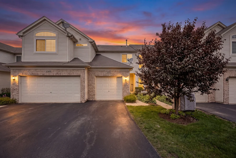 Unit for sale at 3371 Blue Ridge Drive, Carpentersville, IL 60110