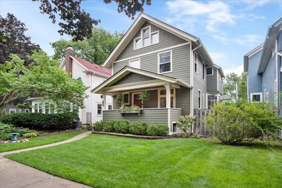 Unit for sale at 1133 Grant Street, Evanston, IL 60201