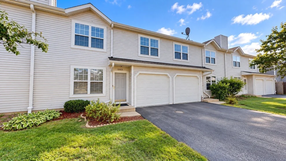 Unit for sale at 1985 Westview Lane, Round Lake Beach, IL 60073
