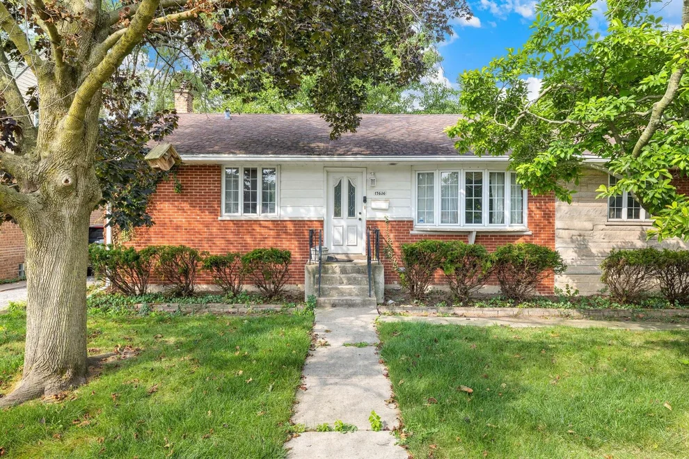 Unit for sale at 17606 N Burnham Avenue, Lansing, IL 60438