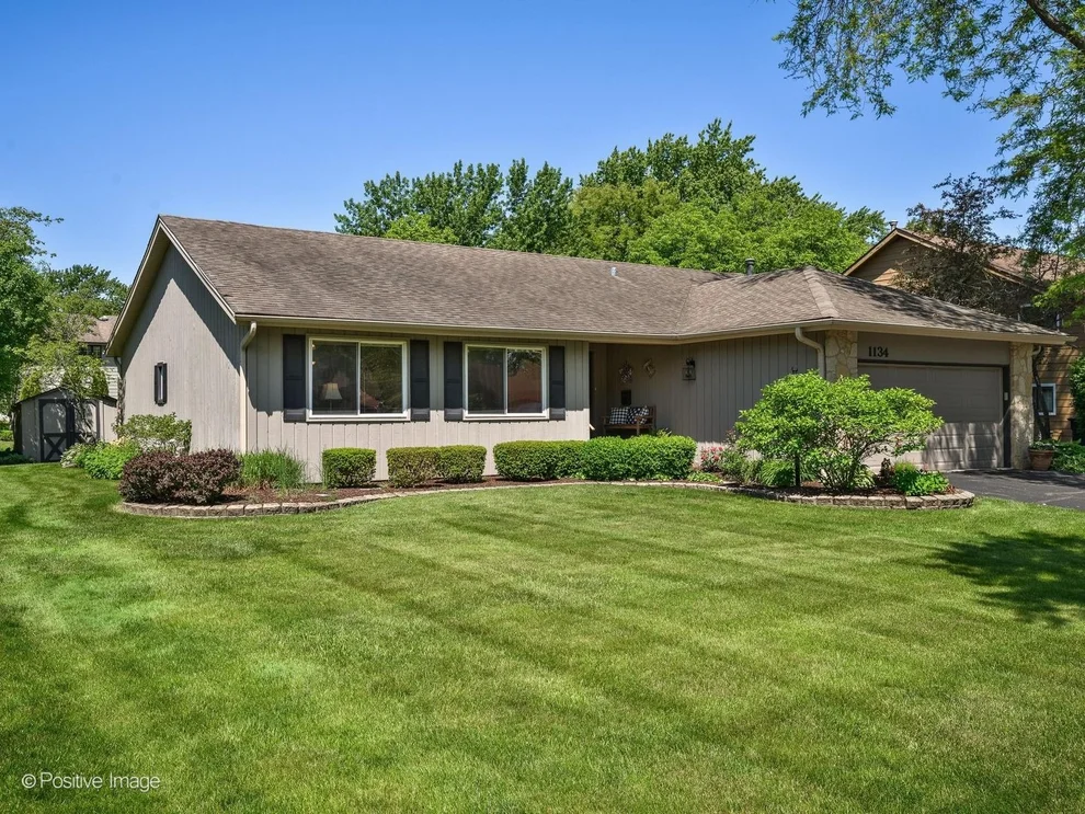 Unit for sale at 1134 N Pepper Tree Drive, Palatine, IL 60067