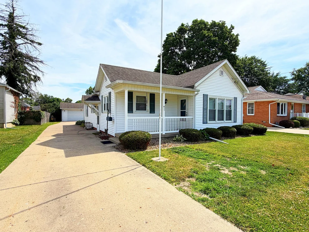 Unit for sale at 411 W Grant Street, Streator, IL 61364