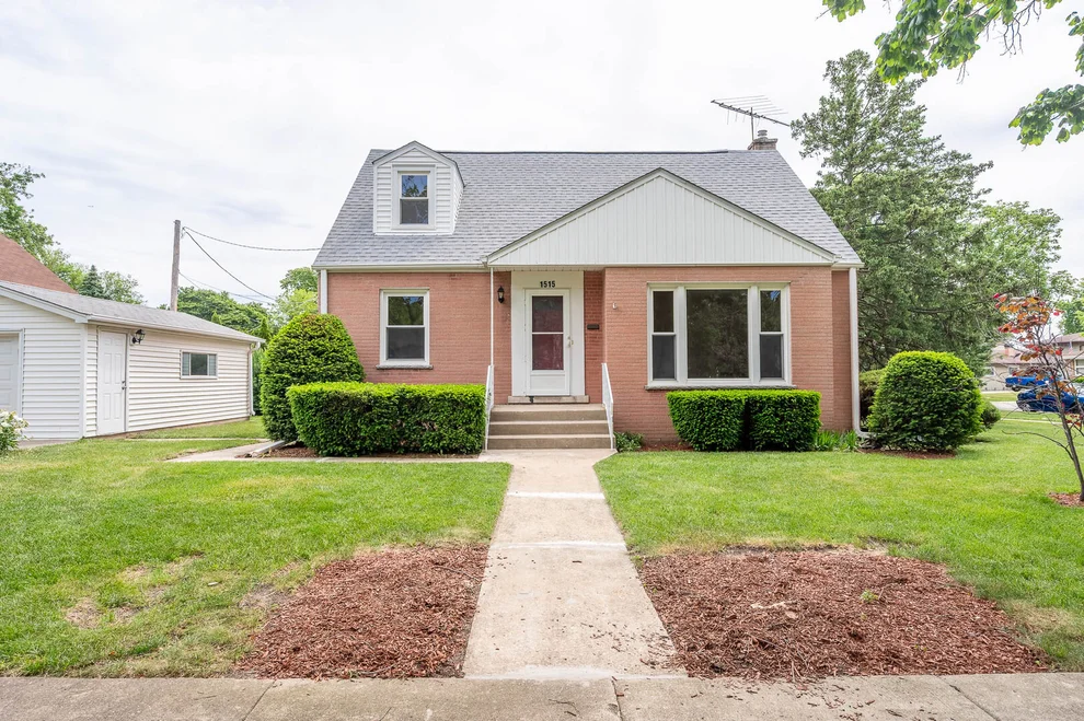 Unit for sale at 1515 Orchard Street, Des Plaines, IL 60018
